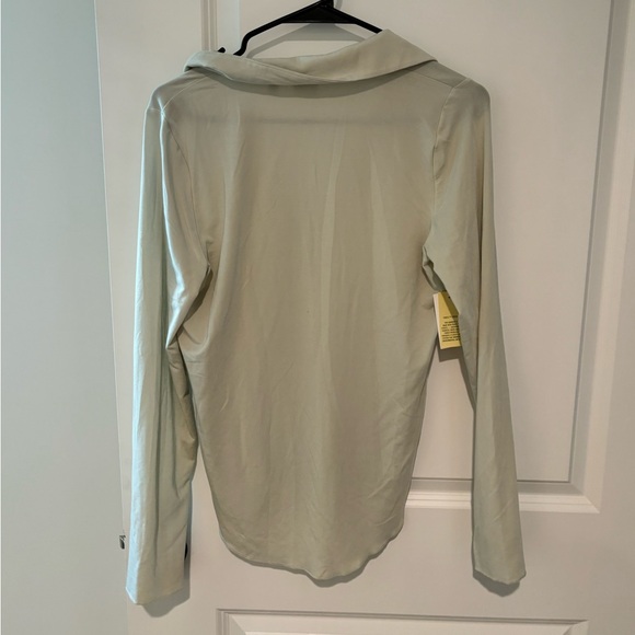 Aritzia / Wilifred Button Down - Picture 4 of 4